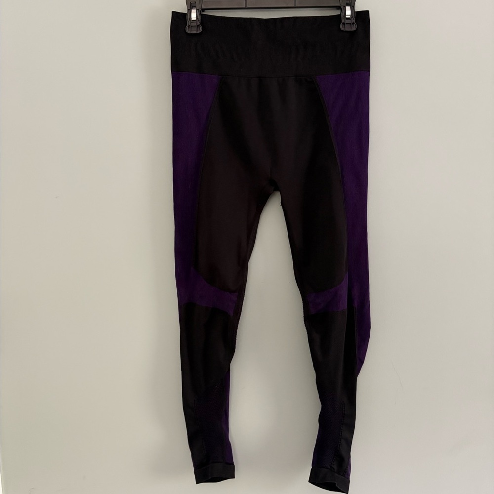 Fabletics Demi Lovato High-Waisted Seamless Rib Black and Purple Legging Size L - Picture 3 of 11